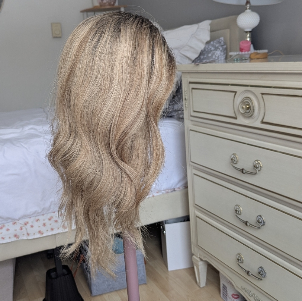 Human Hair, Madison Hair Collection 22" Dimensional blonde lace top wig, s/m